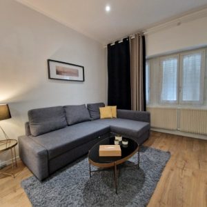 The Richelieu 1 bedroom, ground floor apartment, Rue Saint Merry, Fontainebleau