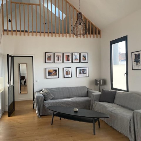 The Loft at Chez Stephanie. Spacious 1 bedroom apartment with contemporary design open plan living area