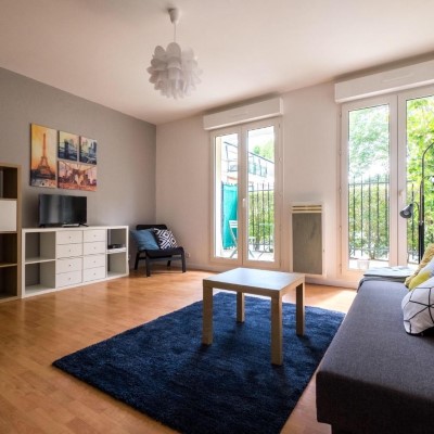Featured image Residence Royale 1 bedroom apartment with private terrace, Fontainebleau France