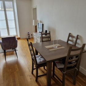 Maison de France 2nd floor apartment