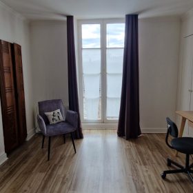 Maison de France 2nd floor apartment