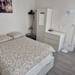 Karene's Place, 1 bedroom first floor apartment in downtown Fontainebleau and only 18 min walk to INSEAD campus