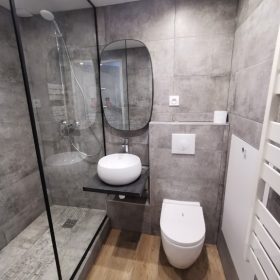 Petite Chapu Shower room