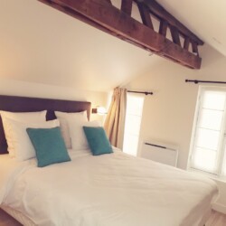 Double bedroom with garden views Petite Chapu