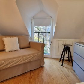 Coach Studio Apartment at Villa Royal