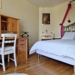 La vie en rose, spacious and comfortable one bedroom apartment Fontainebleau