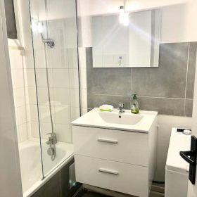 Shower room at Residence du Chateau