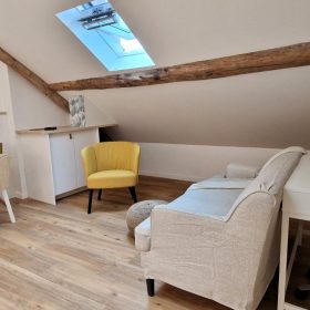The Right Wing Loft Studio Apartment