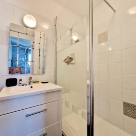 Cloche royale fonty housing 20260408