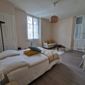 Downtown Bijou Studio Apartment 20260211
