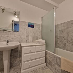 Leclercs Guesthouse Fonty Housing 20260408